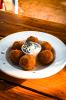 PORÇÃO DE BOLINHO 10 UNI
