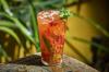 CAIPIROSKA TROPICAL   KIWI, MORANGO, MARACUJÁ 