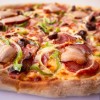 1 PIZZA GIGANTE 8 FATIAS TRADICIONAL+ COCA 2 LITROS