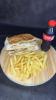 X-BURGUER + BATATA PEQUENA (200g) + 1 MINI COCA-COLA 200ml