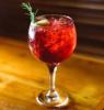 Gin frutas vermelhas/ taça