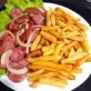 LINGUIÇA CALABRESA ACEBOLADA (PETISCO COM FRITAS 400GR + 400GR)